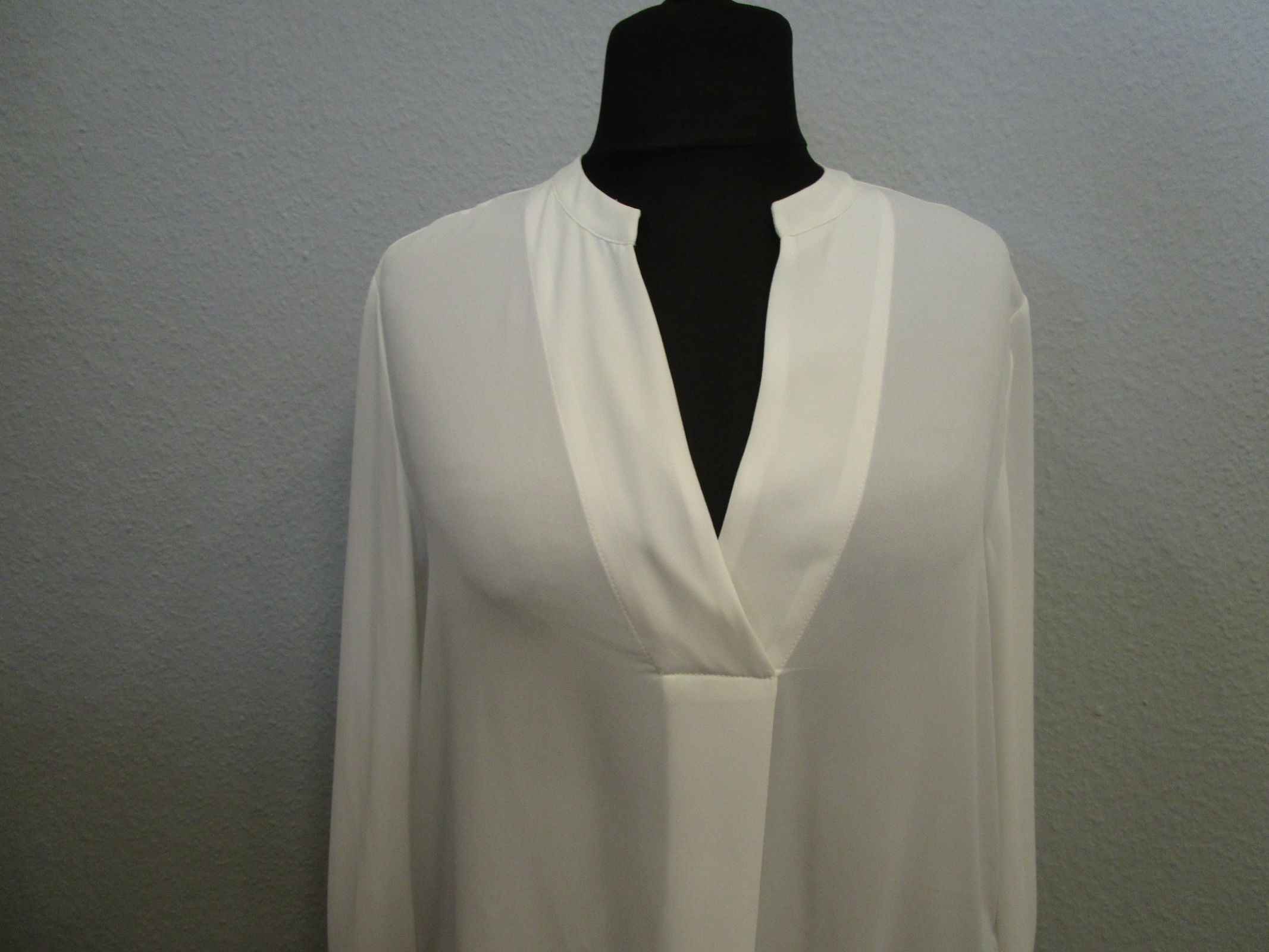 Janice & Jo Bluse V-Ausschnitt leicht transparent Langarm creme Gr.44 (Sch05-03)